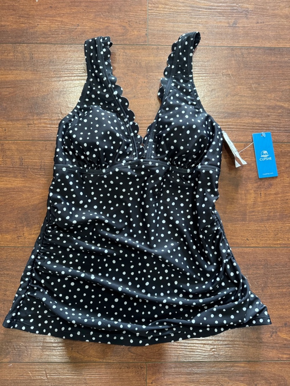 Cupshe Black and White Polka Dot Scalloped V-Neck Tankini